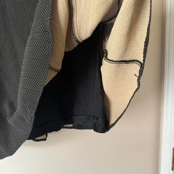 Black Tiny Flower Skirt Black Tan - Picture 2 of 5